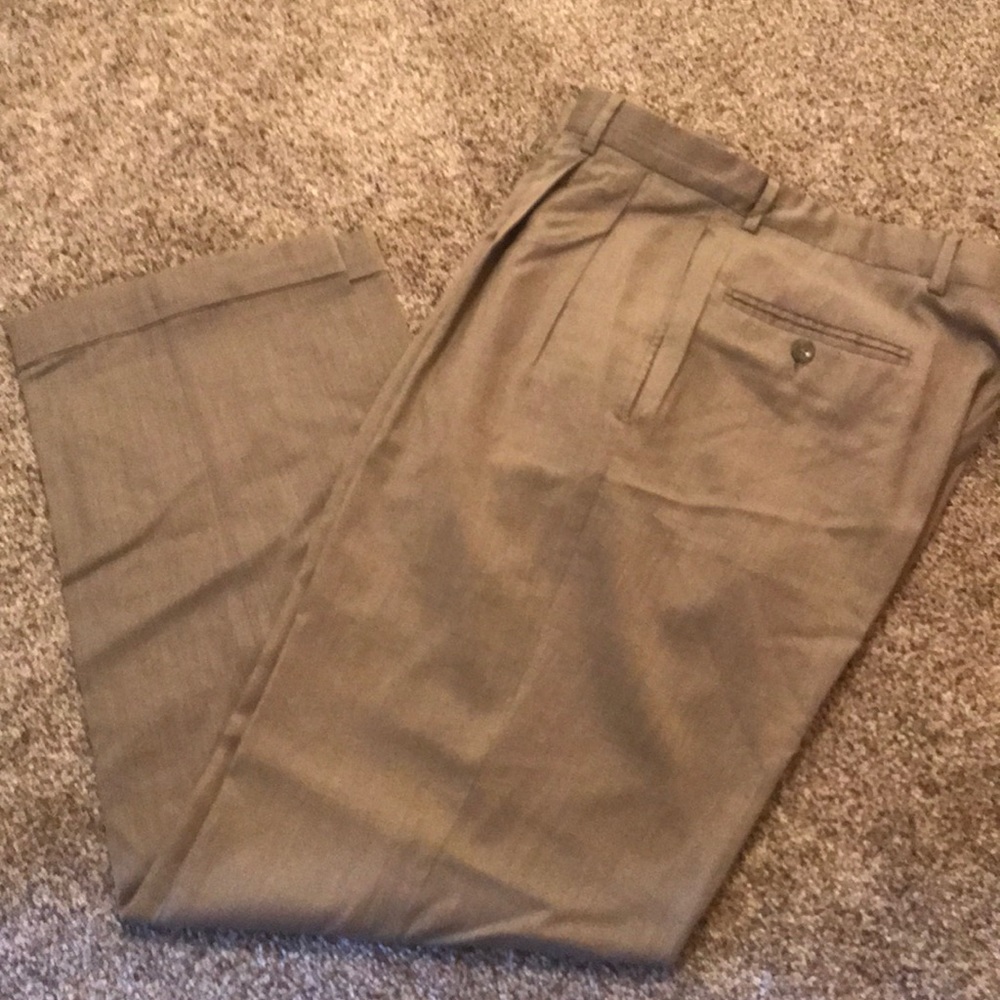Jos A Bank pleated dress pants. 32